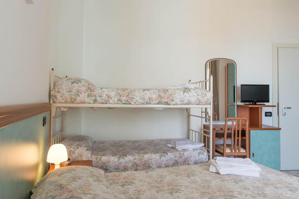 Hotel Levante Sul Mare Lido Di Savio Kültér fotó