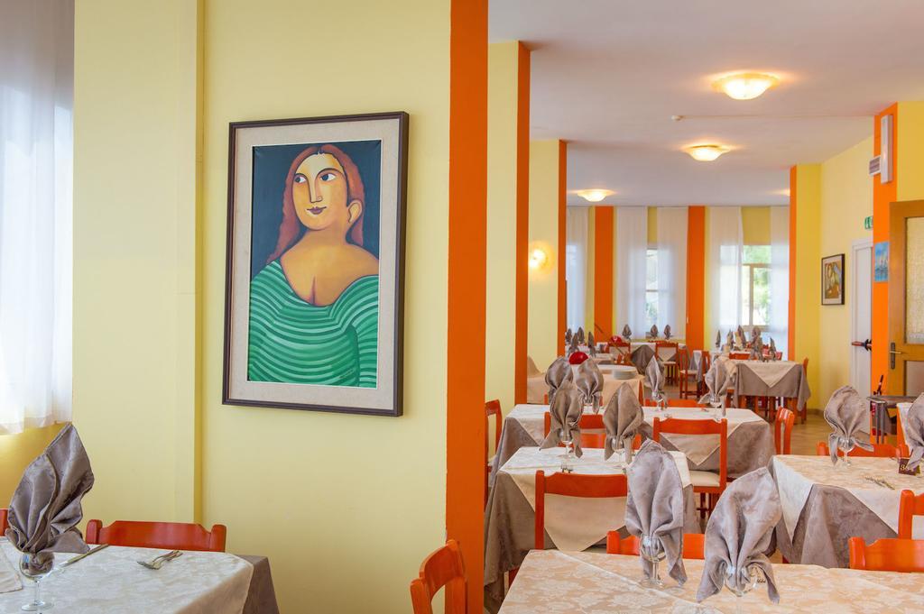 Hotel Levante Sul Mare Lido Di Savio Kültér fotó