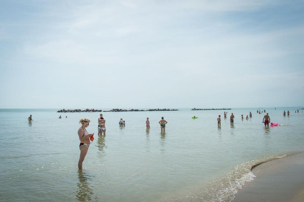 Hotel Levante Sul Mare Lido Di Savio Kültér fotó