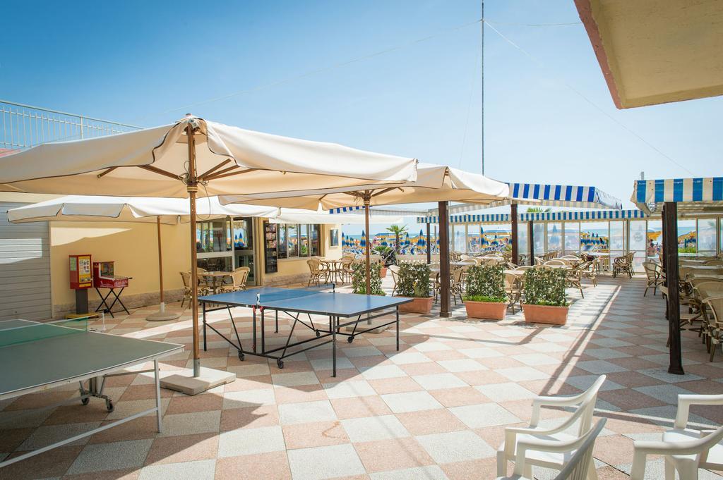 Hotel Levante Sul Mare Lido Di Savio Kültér fotó