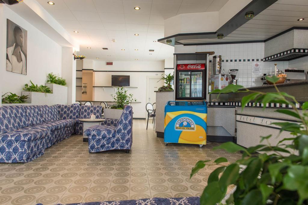Hotel Levante Sul Mare Lido Di Savio Kültér fotó
