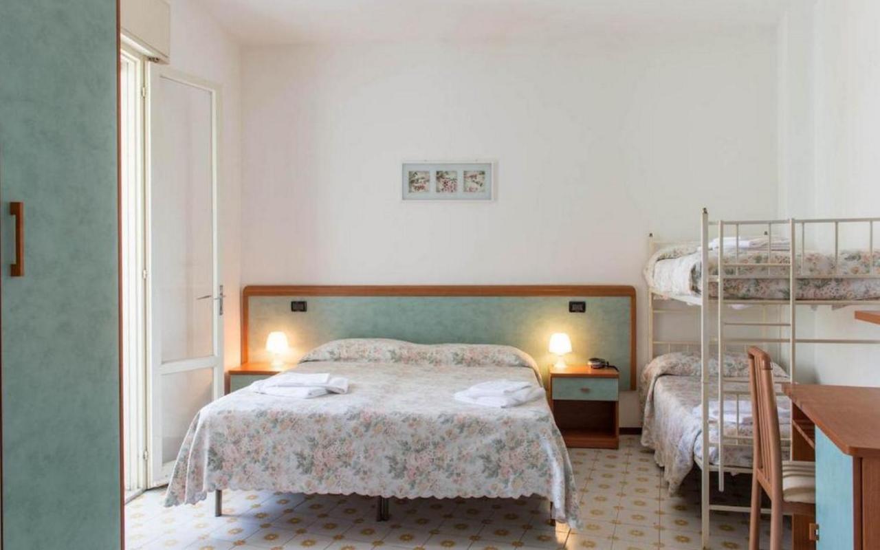 Hotel Levante Sul Mare Lido Di Savio Kültér fotó